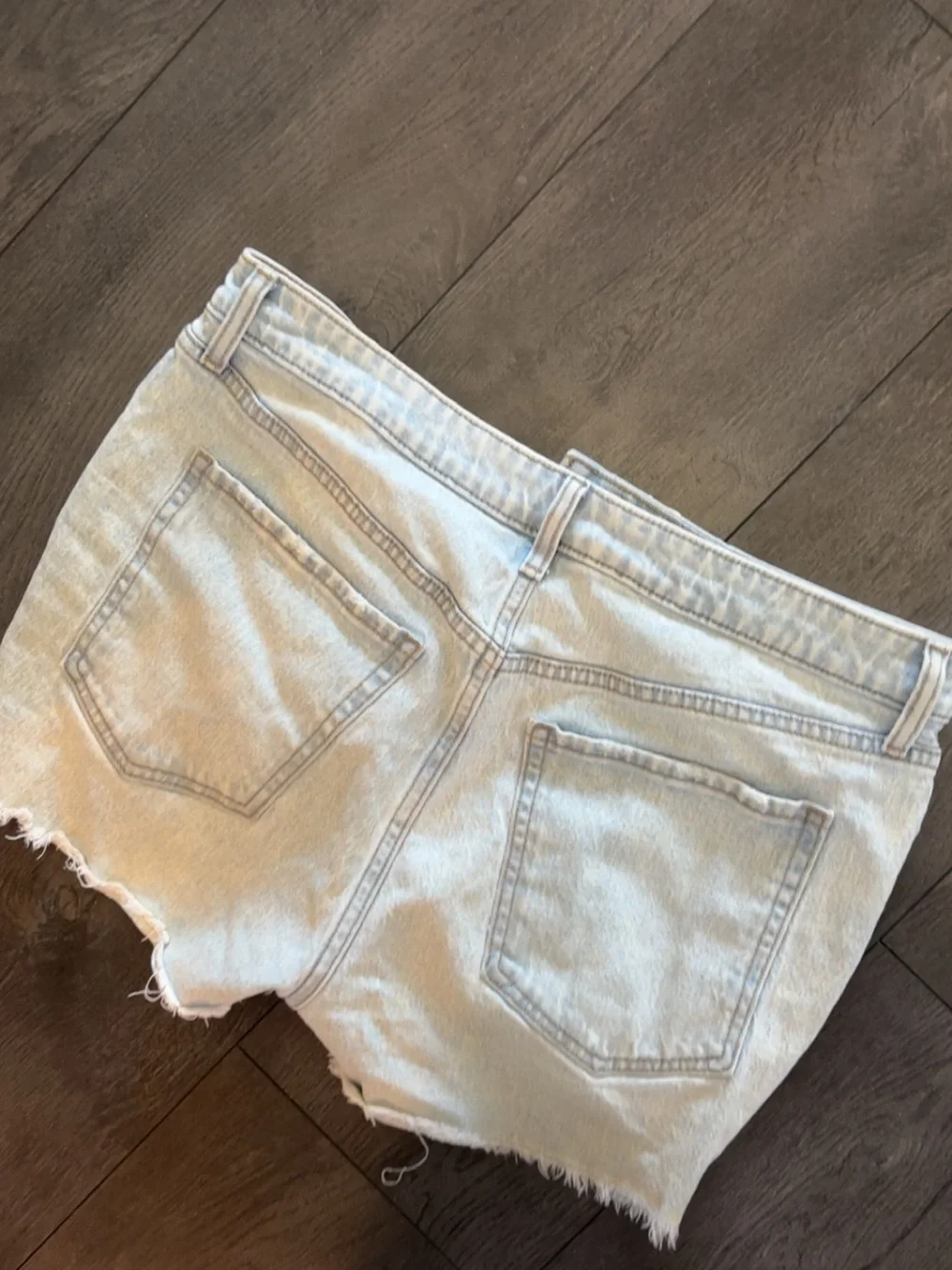 LEVI light wash Denim Shorts